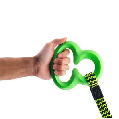 Green L'Chic Octobungee dog leash ergonomic handle shown held comfortably in one hand