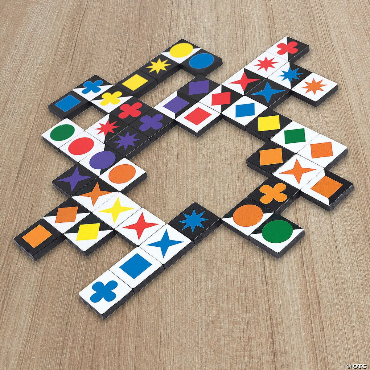 Qwirkle Flex tiles arranged in a scoring pattern during play